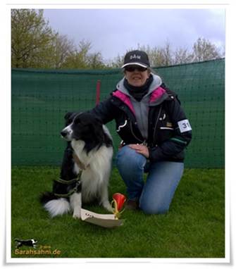 Foto der Ausbilderin Anette Manzius mit ihrem Bordercollie Jamie